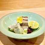 味ひろ - 虎魚と鯛のお造り