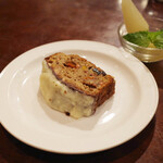 ガネーシュ - キャロットケーキ 洋梨のコンポート