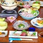 割烹料理旅館 富久潮 - 料理写真:期間限定のお値打ちなあのりふぐコース