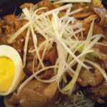 つかはら - 滅多に見られないが、ランチの豚丼♪