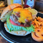 GEORGE'S BARger - ■チリチーズバーガー