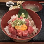 大衆酒場 スタンド basue - まぐろ丼(950円)