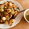 中華料理 福源 - 料理写真:五目焼きそば＝780円
ワカメスープ付
