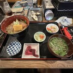 Hamayaki Ryoushigoya - 地魚漬け丼