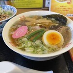 春潮楼 - 支那そば800円