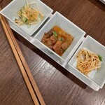 四川 郷土菜 シャンバァロウ - まずは前菜3種