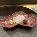 日本料理 直 - もみじ鯛のお刺身　鰹の酒盗で和えたとんぶり