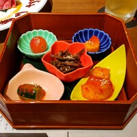 和牛焼肉 神楽坂 牛ます - キムチとナムル