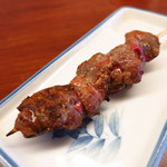 もつ焼き 肉の佐藤 - 白レバー150円（塩）