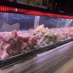 くいしんぼ - カウンターにあるショーケース