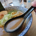 麺や 虎鉄 - スープ