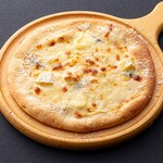 4종 치즈의 피자