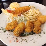 洋食 ツバキ亭 - どれも揚げたてで熱々です✨