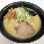 Ramen Kan - とん塩ラーメン