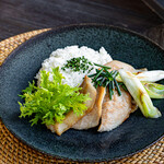 Sauteed pork belly and green onions