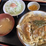 定食屋 六宝亭 - かつ丼（ご飯少なめ）800円→770円