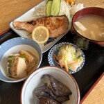 食堂 天龍 - シャケバター焼き定食 800円