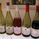 ココ・ファーム・カフェ - 今回試飲した5種のボトルを並べてもらいました。