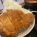 とんかつ まさむね - とんかつが大きい！