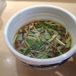 中華そば たかばん - 冷し煮干つけ麺 950円 にんにく醤油丼 250円