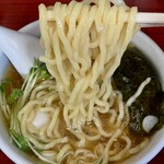 ラーメン日本一 - 厚い油膜で熱々です