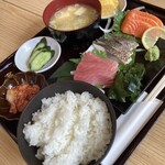 Taishuusakaba Toriyuu - 刺身定食