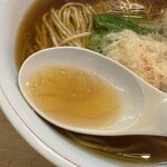 Hongare Chuukasoba Gyorai - 「特選中華そば」のスープ
                        2023年9月26日