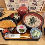 そば処 紅花 - かつめし、蕎麦セット（¥1100）