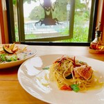 Zakka To Kafe Basudezu - 【ランチセット￥1400】パスタにサラダとスープが付きます。盛り付けが綺麗で配膳された時テンション上がりました笑