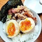 らぁめん夢 - たまごは米肉と一緒に食べる♪