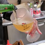 トリワイン ＰＩＫＯＳＨＨＨＵ - ハイネケンと小指