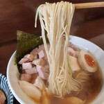 メヂカそば 吟魚 - 細麺、いや極細くらいか　美味しい麺です。