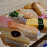 大起水産 海鮮丼と干物定食専門店 - 令和5年9月
            快晴にぎり7貫 税込649円