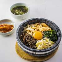 石焼ビビンバ（小キムチ・スープ付）