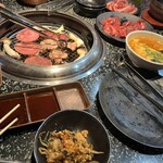 Yakiniku Tabehoudai Kangeki Dondon - 