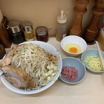 DAIJA - 汁なし生玉子付き（トッピング〜⁈ニンニク少なめ、ヤサイ）チーズ、岩下の新生姜、