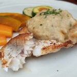 キッチン ブルー グローブ - ひめ鯛のポワレの断面