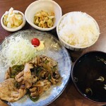 Kateiryouri Izakaya Yottette - ♪豚肉の生姜焼き定食 ¥700