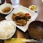 家庭料理居酒屋 よってって - ♪鶏肉のごまポン酢かけ唐揚げ定食¥700