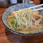 鶏そば 一瑳 - ややパッツンな細麺