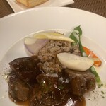 キャラント キャトル - メイン：仔羊の赤ワイン煮込み&パン