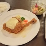 RYU - 名物の骨付きチキン南蛮セット