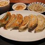 ぎょうざ屋 たかく - 焼き餃子