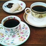 Mocha Coffee - 今日のコーヒー２種とアラブのお茶請け