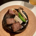 Hakone Fuura - 一、強肴
                      『黒島黒牛の石焼ステーキ』
                      『しし唐』
                      『ネギ』
                      『エリンギ』