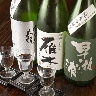 Compare the “local sake” that changes depending on the season and theme!