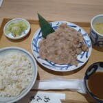 あんちすてーき とろろ麦めし 豚丸 - 