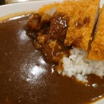 食堂 けやき - 辛さを感じない、フルーティーな欧風カレー。