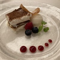 イタリア料理 Trattoria Mezzanino - ティラミスとラフランスのシャーベット