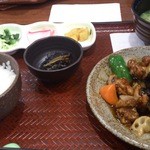 Teishoku Ya Hyakusai - 鶏の黒酢炒め定食（名称は曖昧…）